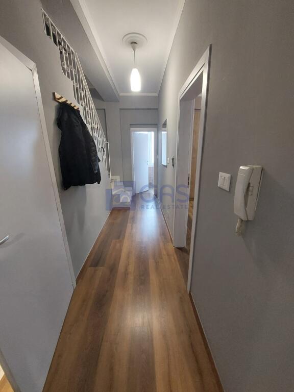 Affittasi casa privata in Via Elbasani 1350 euro.