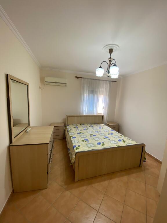 Apartament 2+1 per qira tek Stadiumi Dinamo