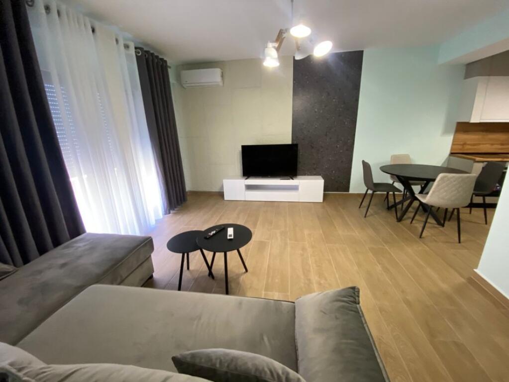 Jepet me qira 1+1+ parkim brenda Rezidences Kodra E Diellit 500 euro