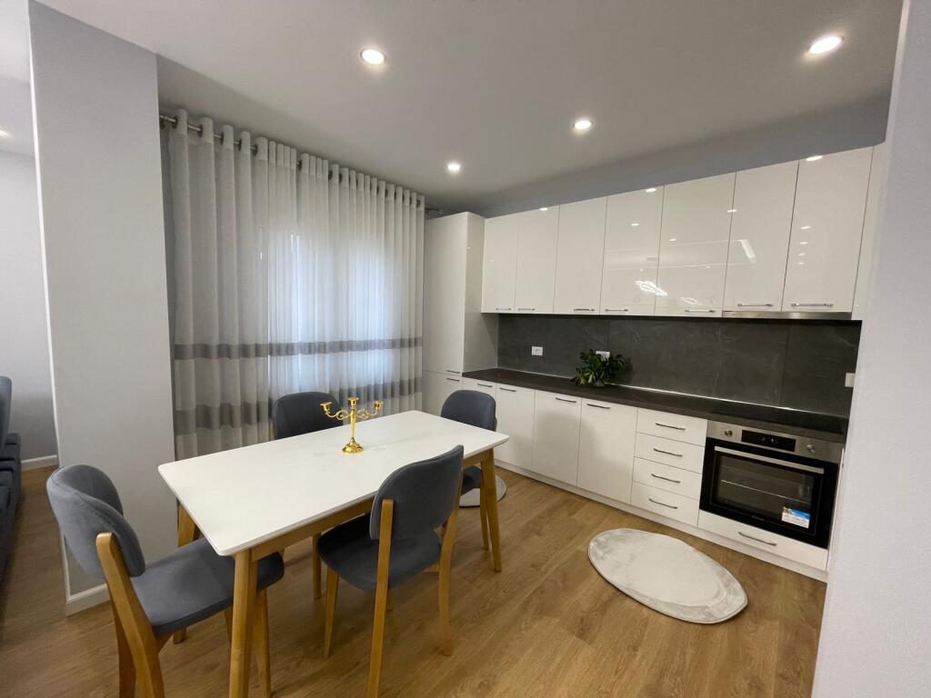 2+1 apartment for rent at Zogu Zi