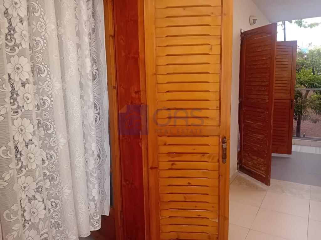Private house 2+1 is available in Don Bosko for 380 euros.