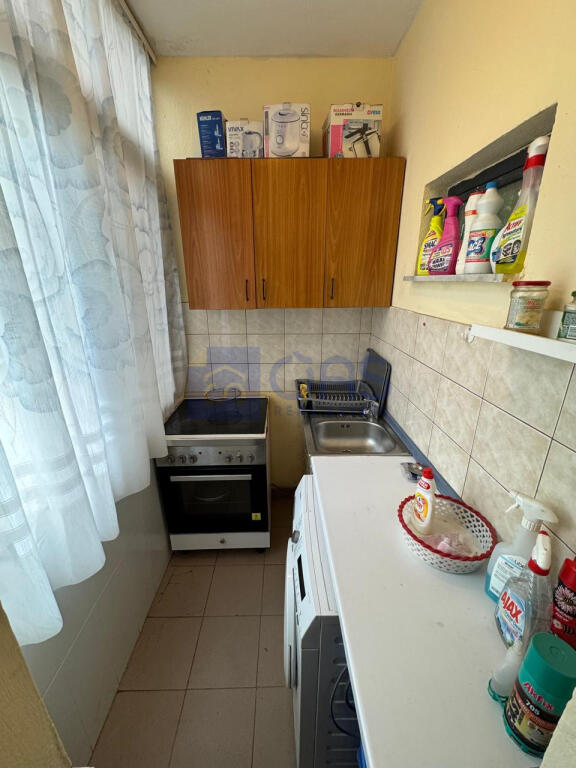 Shitet apartament studio Te Ish Parku 