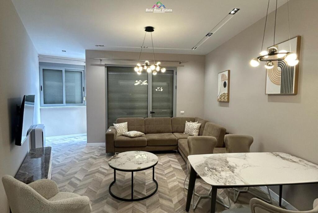 Appartamento in Affitto 2+1+2 in Centro (ID B2201182) Tirana.