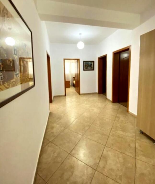 Apartament 3+1 me qira Kodra e Priftit
