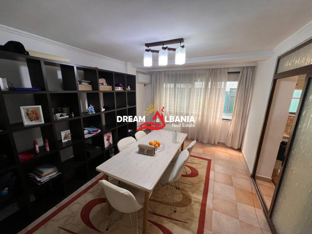 3+1 apartment for sale by the road in Bllok - Possibility to be divided into 2 apartments 1+1 - ID: 4139180