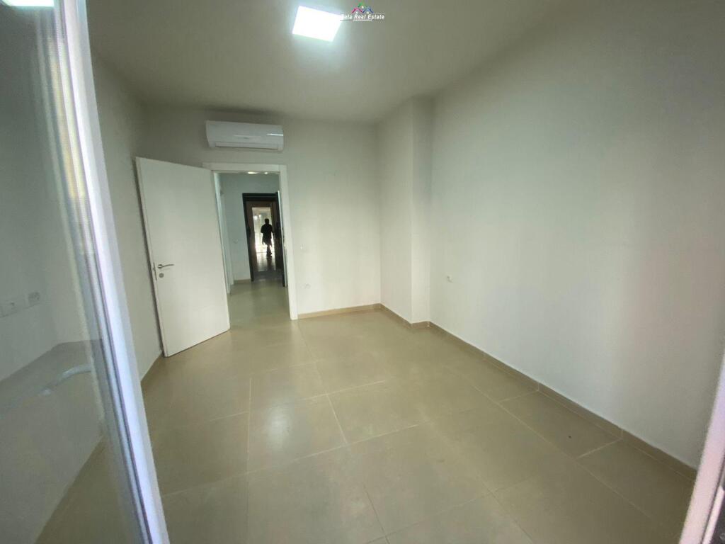 Ufficio in Affitto 2+1 in Via dei Kosovari (ID BZ2476) Tirana.