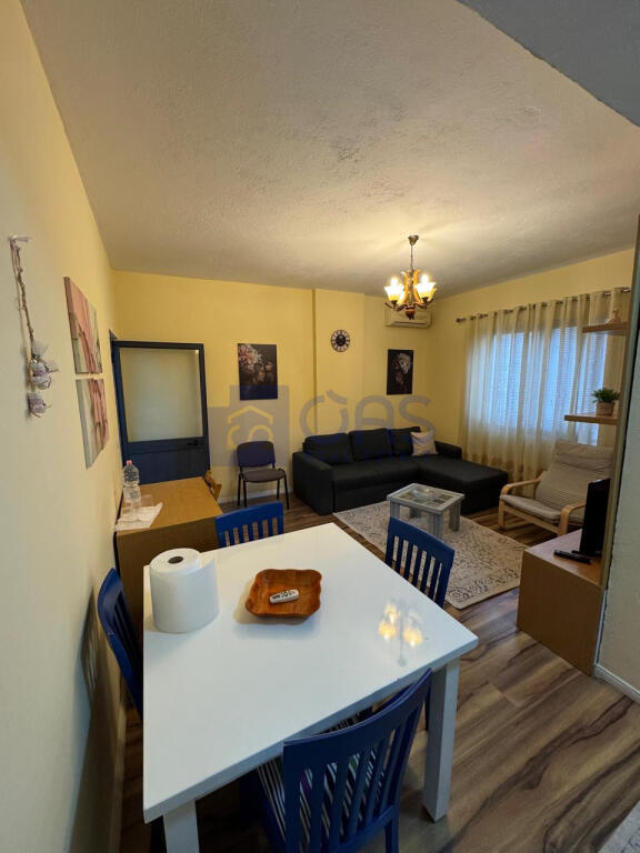 Shitet apartament studio Te Ish Parku 