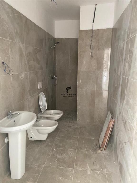 UFFICIO IN AFFITTO 93 M2 PAZZAIO NUOVO 800 EURO