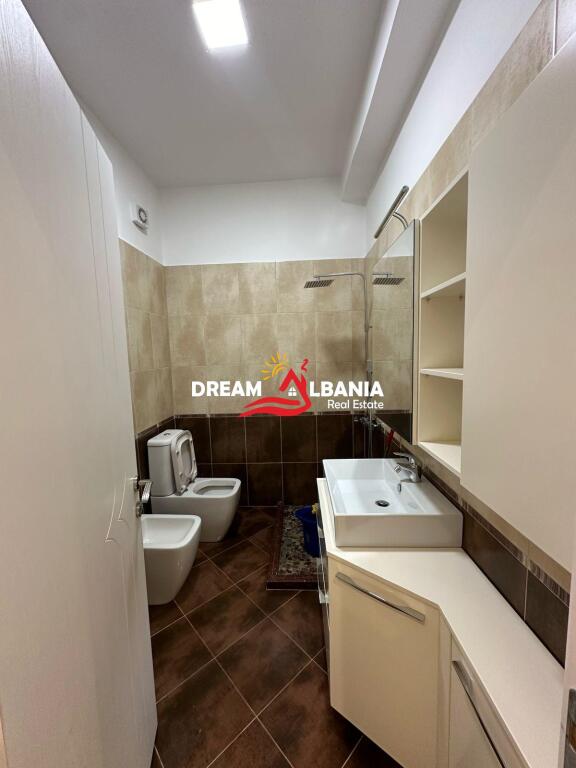 3+1 apartment with 2 bathrooms for sale at Liqeni i Thate, in Tirana (ID 41211868)