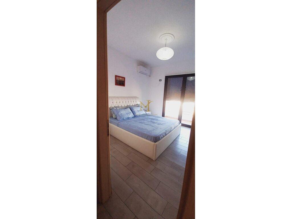 FOR RENT SUPER APARTMENT WITH SEA VIEW AT RED WHEEL!!
