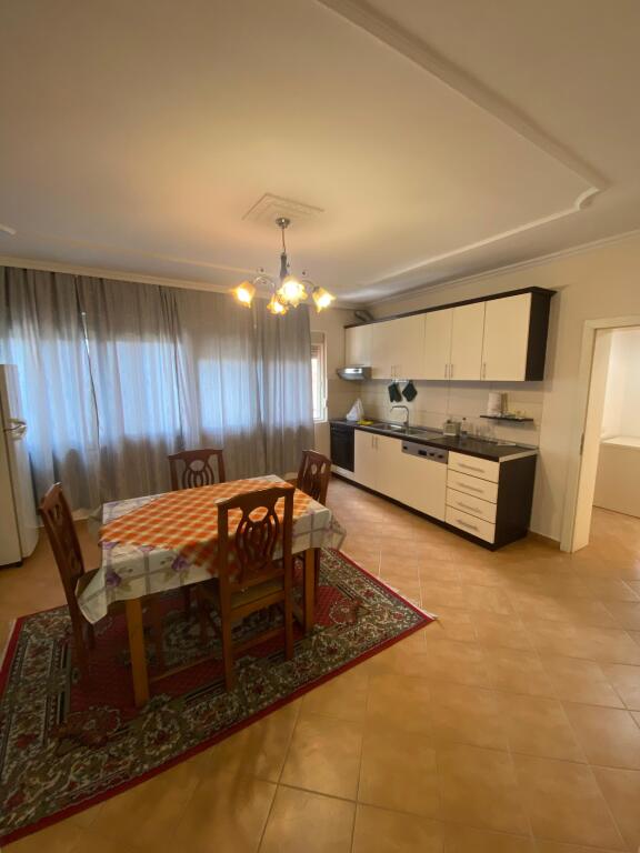 Apartament 2+1 per qira tek Stadiumi Dinamo