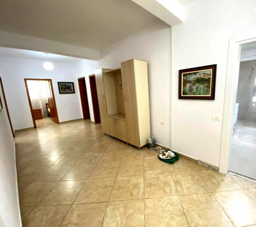 Apartament 3+1 me qira Kodra e Priftit