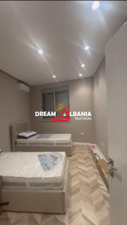 A 2+1+2 apartment is for rent in the Center, near Lincoln Center (ID 42215170).
