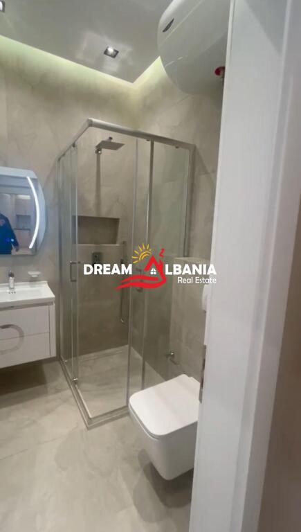 A 2+1+2 apartment is for rent in the Center, near Lincoln Center (ID 42215170).