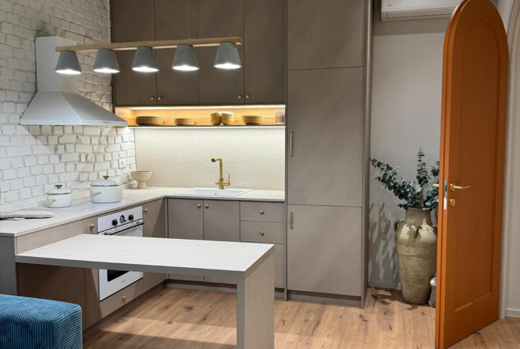 Apartment for Rent 2+1 at Myslym Shyri (ID B221310) Tirana.