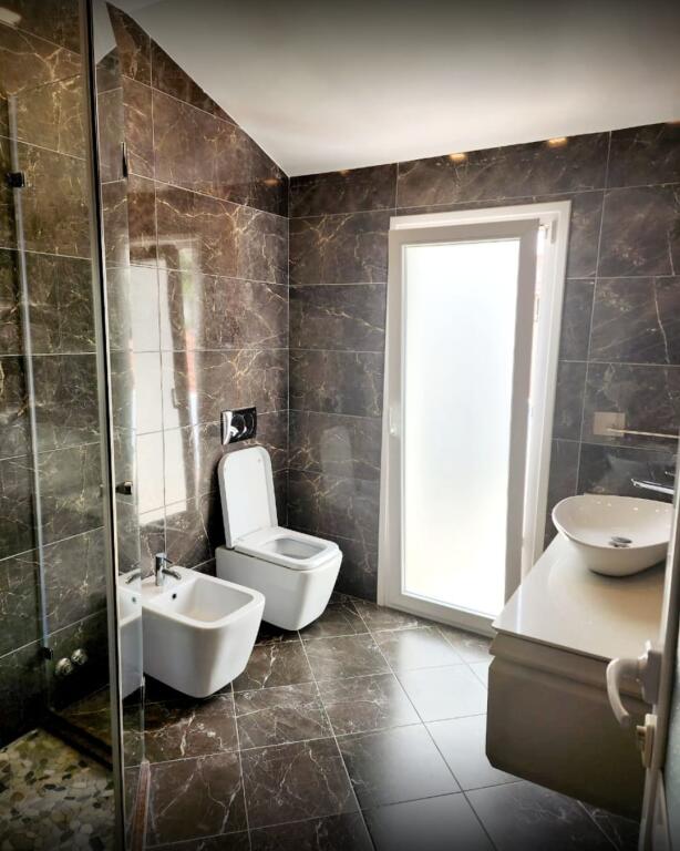 3-STOREY VILLA FOR RENT IN SELITE
