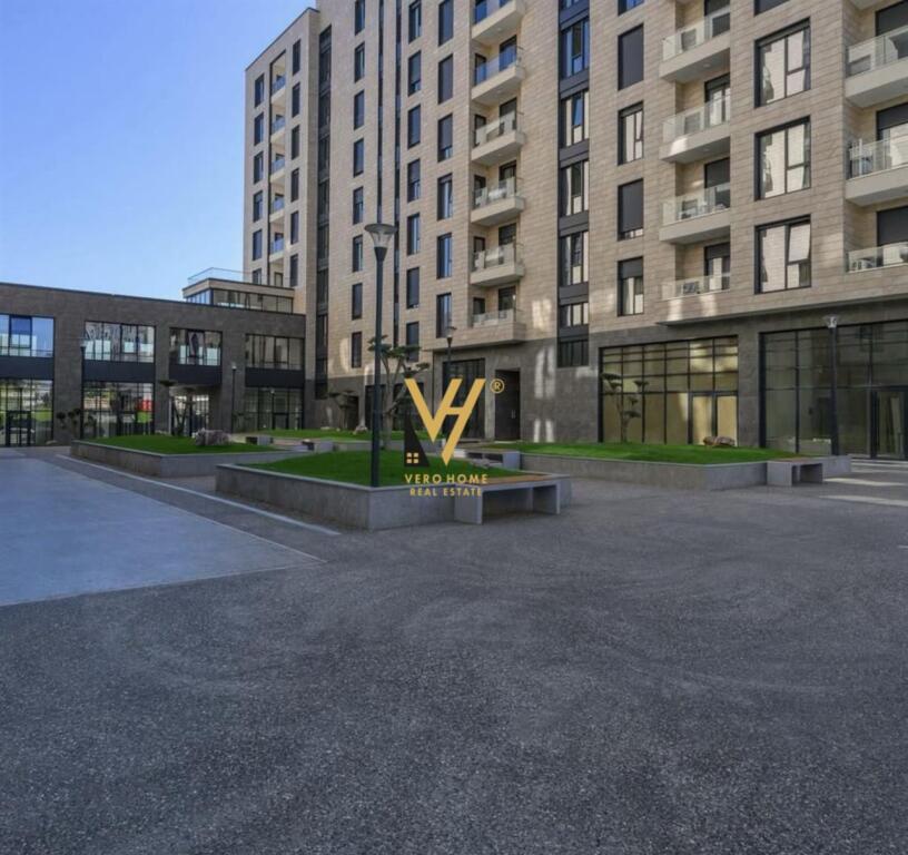 FOR SALE 142M2 SPACE IN PORCELAIN 450,000 EURO