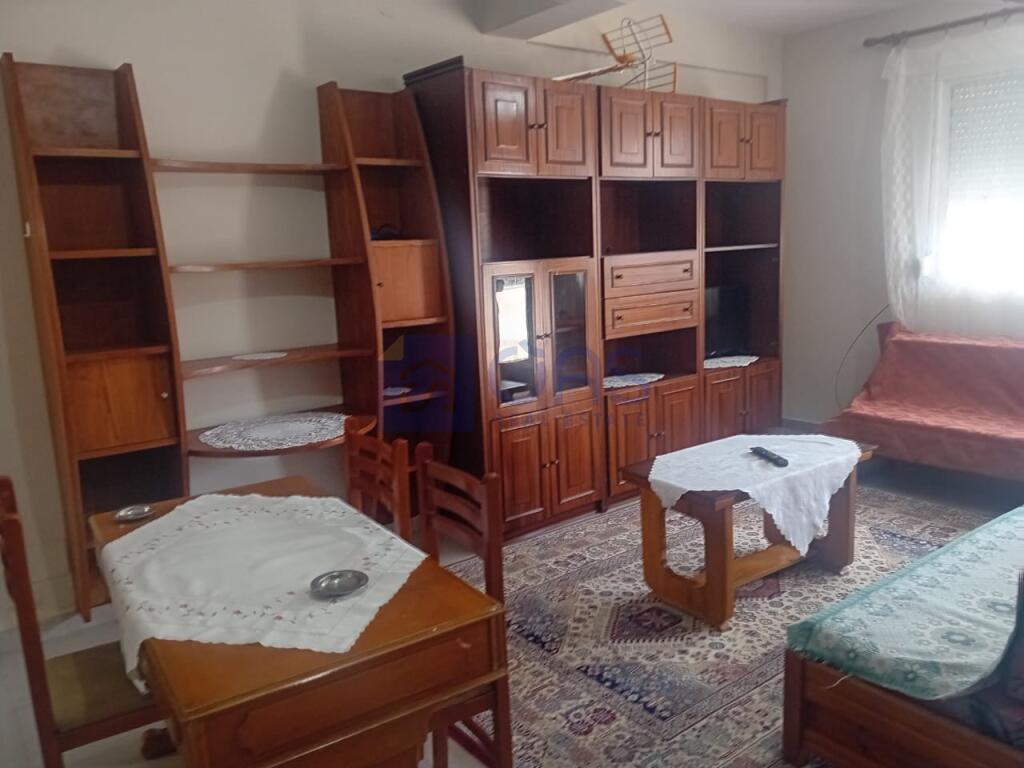 Private house 2+1 is available in Don Bosko for 380 euros.