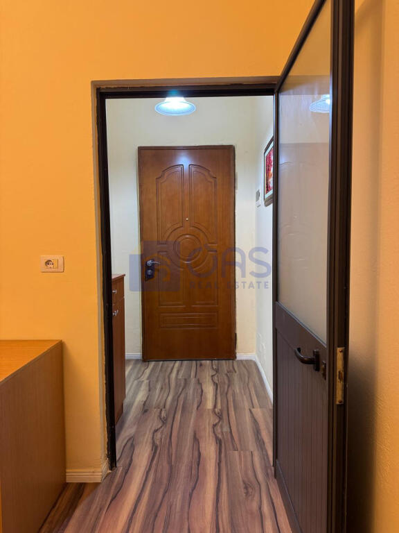 Shitet apartament studio Te Ish Parku 