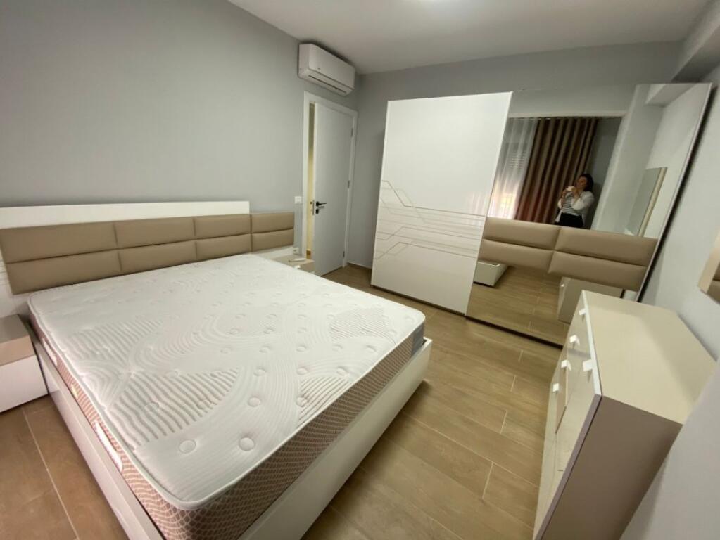 Jepet me qira 1+1+ parkim brenda Rezidences Kodra E Diellit 500 euro