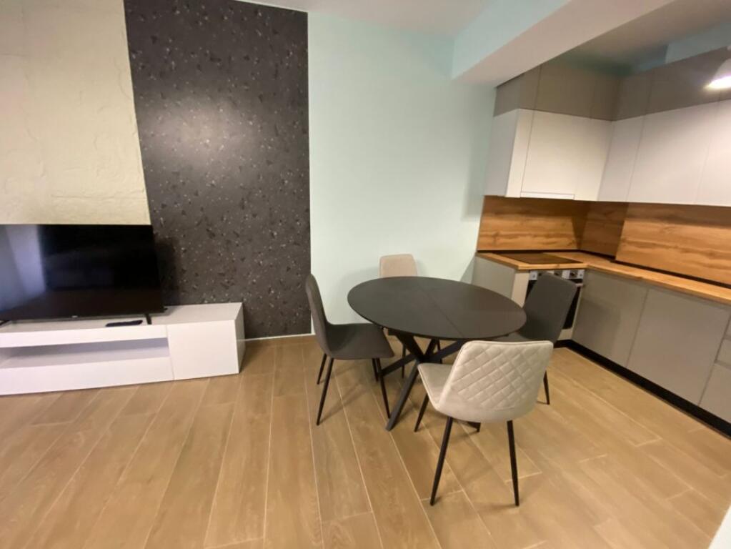 Jepet me qira 1+1+ parkim brenda Rezidences Kodra E Diellit 500 euro