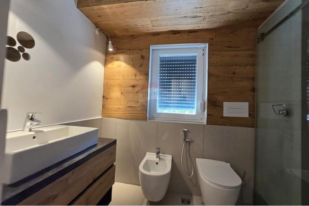 Villa for rent in Teg!