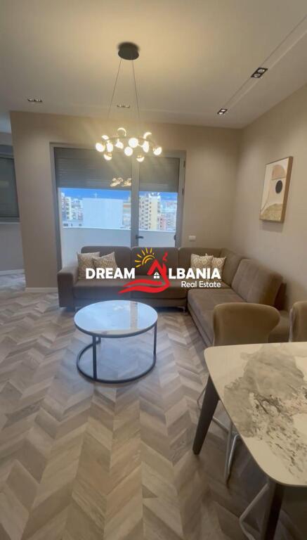 A 2+1+2 apartment is for rent in the Center, near Lincoln Center (ID 42215170).