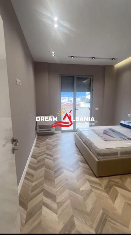 A 2+1+2 apartment is for rent in the Center, near Lincoln Center (ID 42215170).