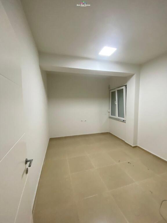 Ufficio in Affitto 2+1 in Via dei Kosovari (ID BZ2476) Tirana.