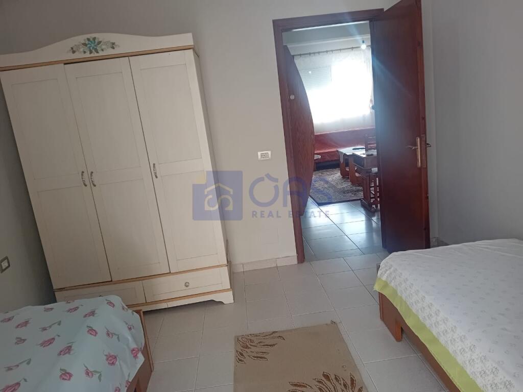 Private house 2+1 is available in Don Bosko for 380 euros.