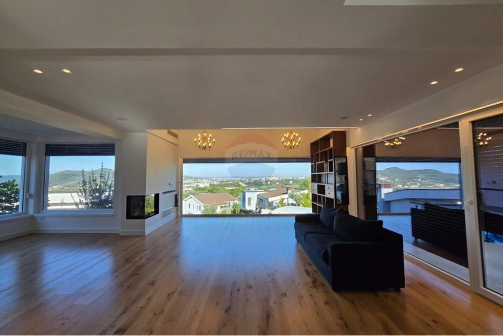 Villa for rent in Teg!