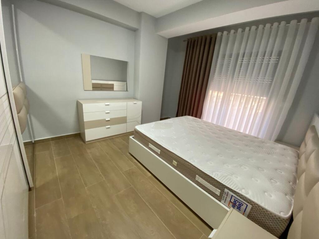 Jepet me qira 1+1+ parkim brenda Rezidences Kodra E Diellit 500 euro