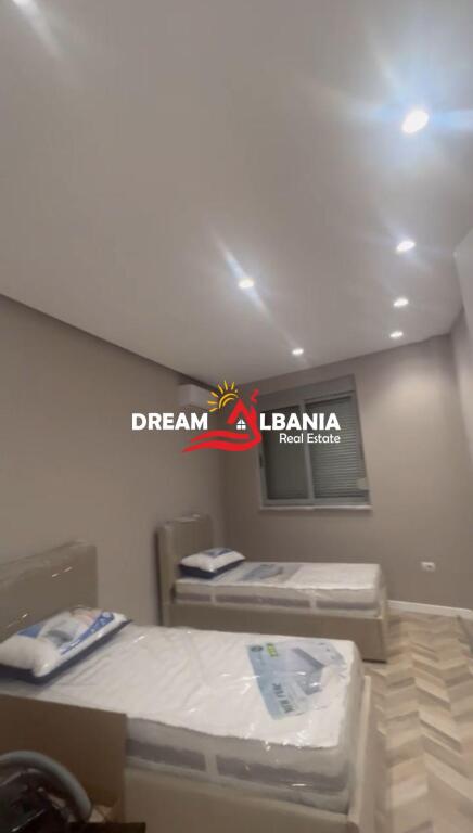 A 2+1+2 apartment is for rent in the Center, near Lincoln Center (ID 42215170).