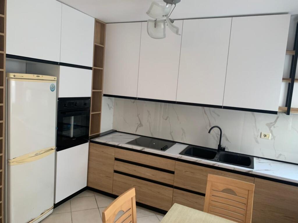 Apartament 2+1+2 për qira, KOMUNA E PARISIT