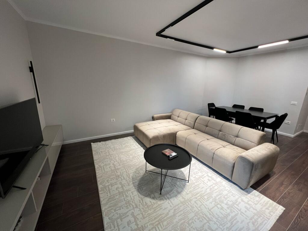 Jepet  Apartament 1+1 me Qira prane Stadiumit Air Albania, Rruga e Elbasanit
