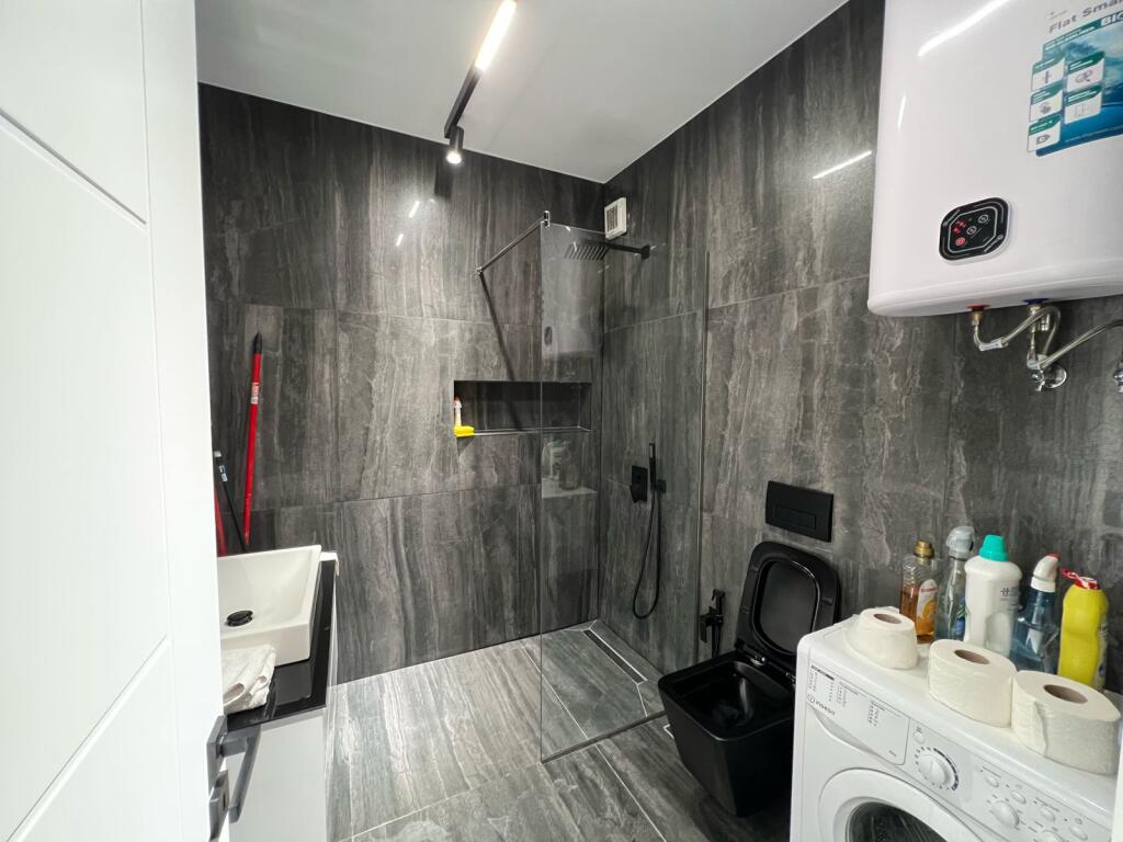 Jepet  Apartament 1+1 me Qira prane Stadiumit Air Albania, Rruga e Elbasanit