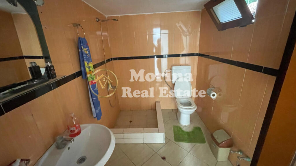 Private Entrance 2+1, Porcelain, 450 Euro 0693408599