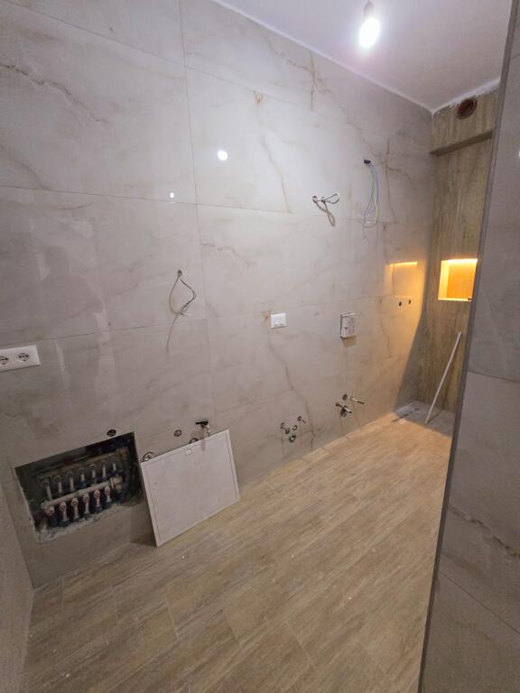 2+1 APARTMENT FOR SALE NEAR THE MARKET IN DURRES