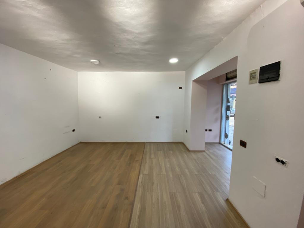 Negozio in Affitto Vicino alla Pediatria (ID BD21706) Tirana.
