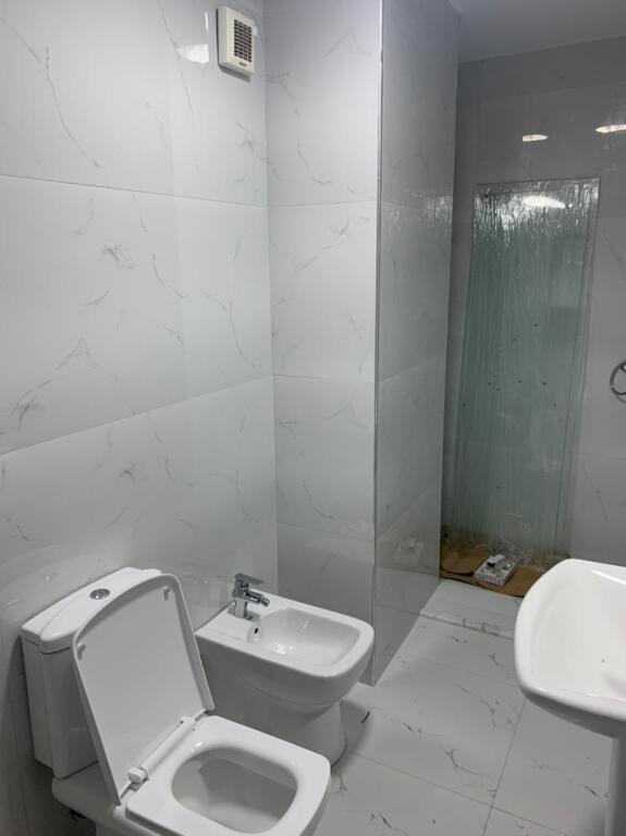 Apartament 2+1+2 për qira, KOMUNA E PARISIT