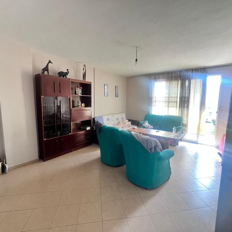 Apartament 2+1 me qira ne Astir