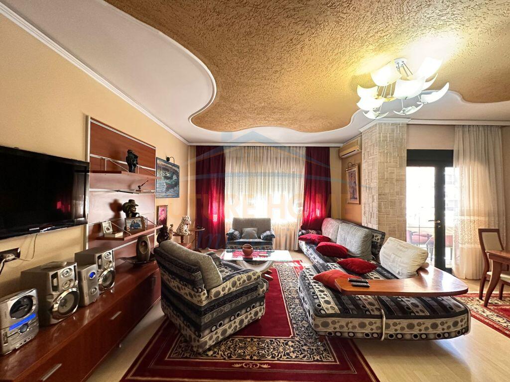 Qera, Apartament 2+1+Post parkimi, Rruga e Elbasanit