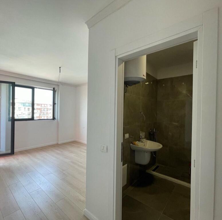 Jepet me qira apartament 2+1+2 Bosh ASTIR TE EGLO 550€