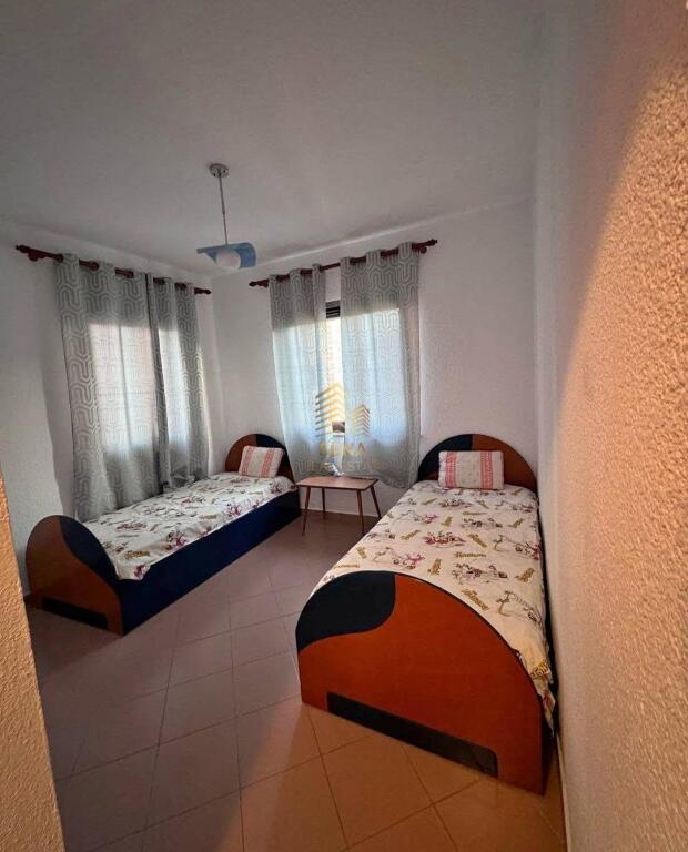 Qira, Apartament 2+1+BlkRr e Kosovareve, 700 Euro/muaj-0692096050