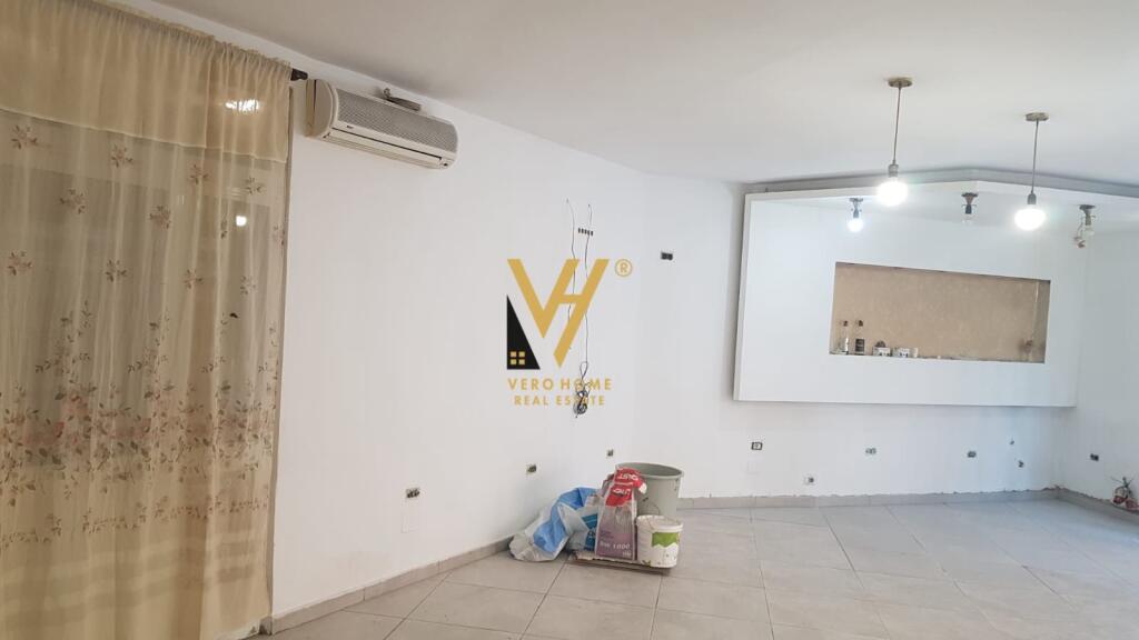 SHOP FOR RENT 60 M2 AT ZOGU I ZI