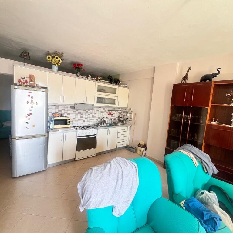 Apartament 2+1 me qira ne Astir