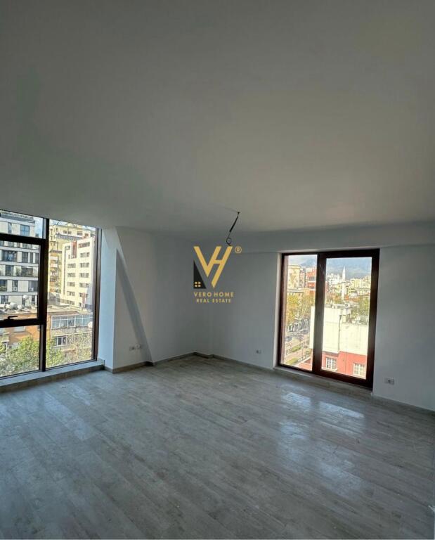 OFFICE FOR RENT 156 M2 ON KAVAJA STREET 2,500 EURO
