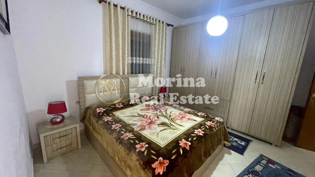 Private Entrance 2+1, Porcelain, 450 Euro 0693408599