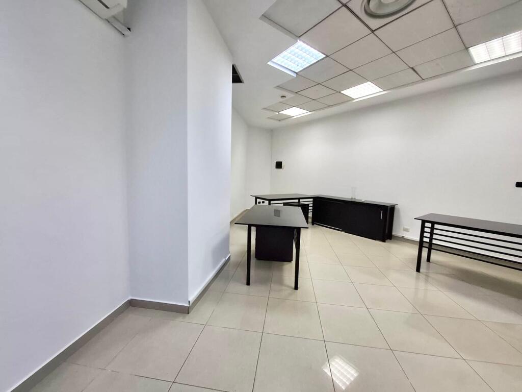 Jepet me Qera: Zyre ( Sp.35m²) || 📍Twin Towers - (Bulevardi Deshmoret e Kombit) || Kt.2 - Vendodhje Fantastike