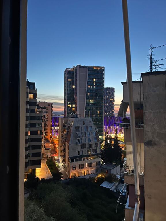Jepet  Apartament 1+1 me Qira prane Stadiumit Air Albania, Rruga e Elbasanit